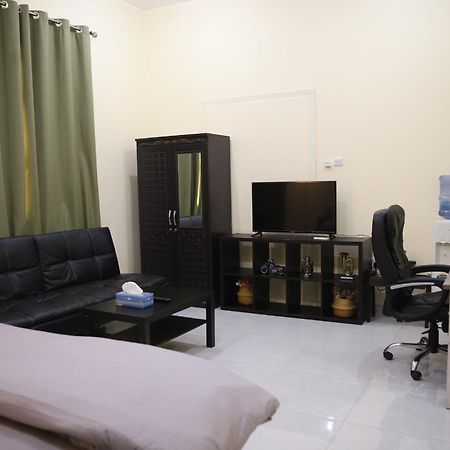 Luxury Private Studio Apartment Close To Airport 아부다비 외부 사진