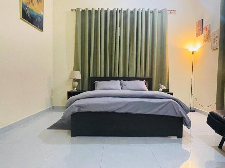 Luxury Private Studio Apartment Close To Airport 아부다비 외부 사진