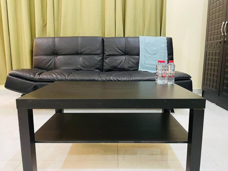 Luxury Private Studio Apartment Close To Airport 아부다비 외부 사진