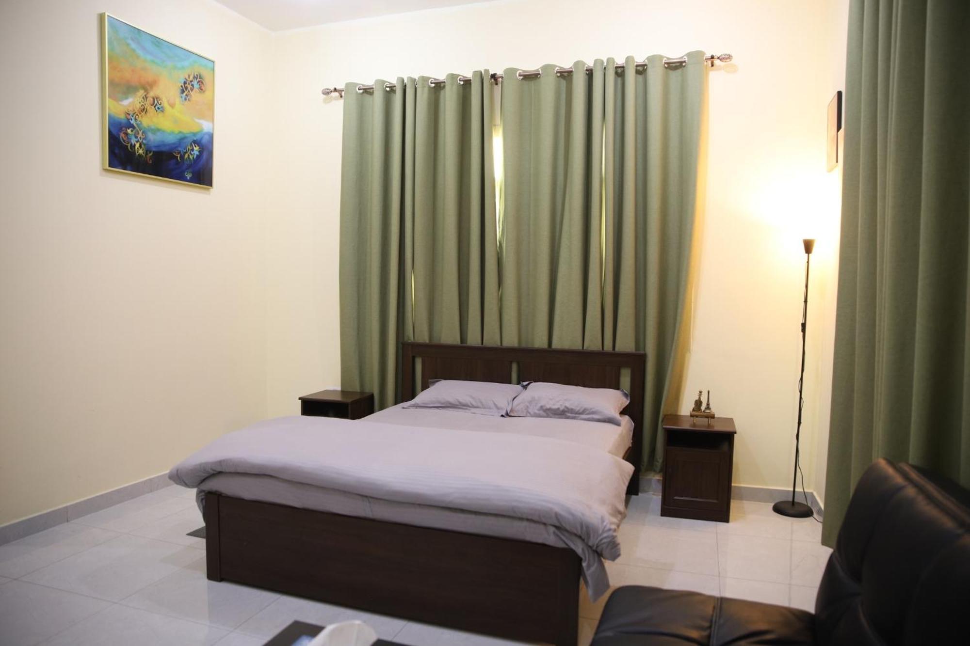 Luxury Private Studio Apartment Close To Airport 아부다비 외부 사진
