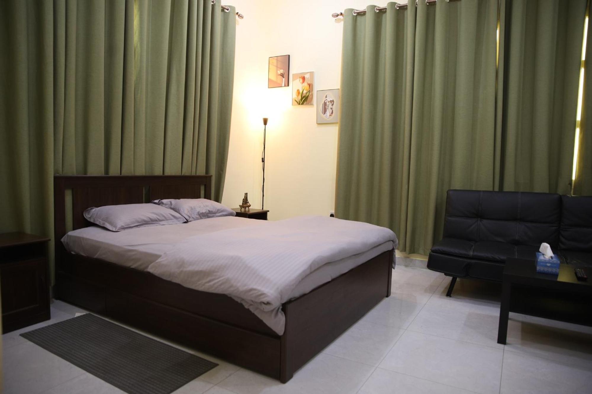 Luxury Private Studio Apartment Close To Airport 아부다비 외부 사진